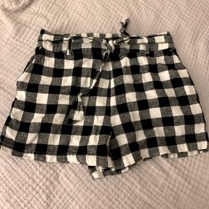 Black and white linen/rayon shorts